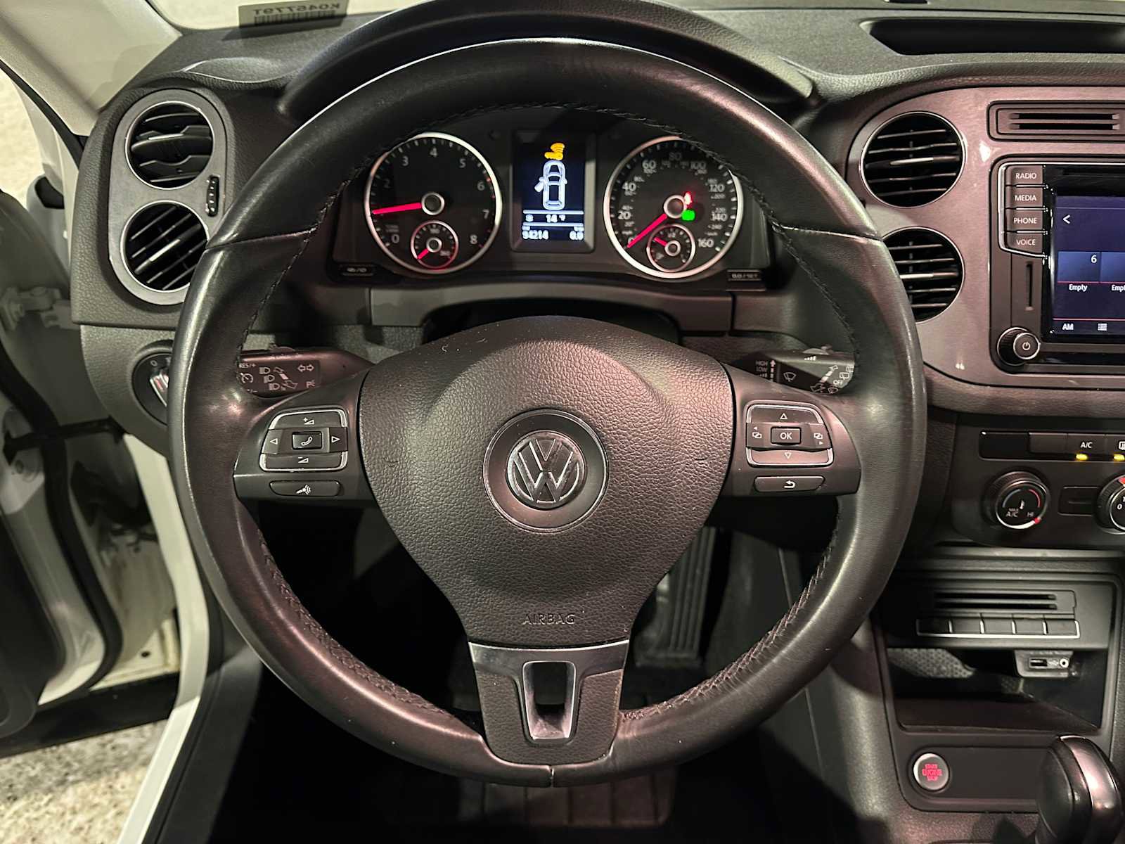 Used 2017 Volkswagen Tiguan S image 22