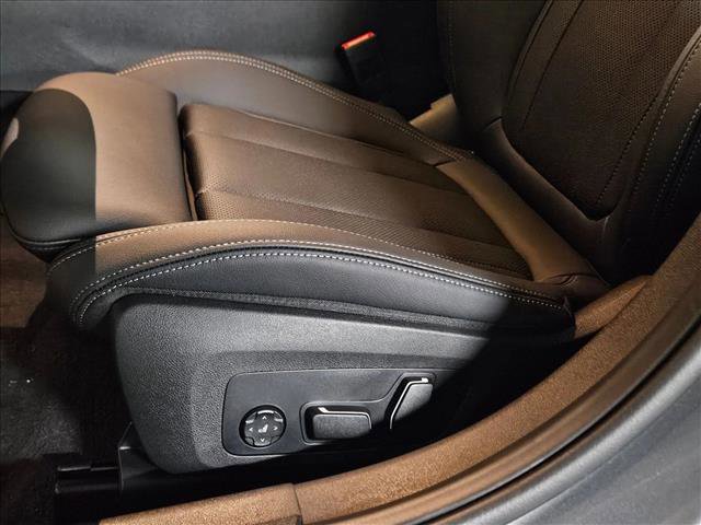 Used 2026 BMW 330i Sedan w/ Premium Package RWD image 4