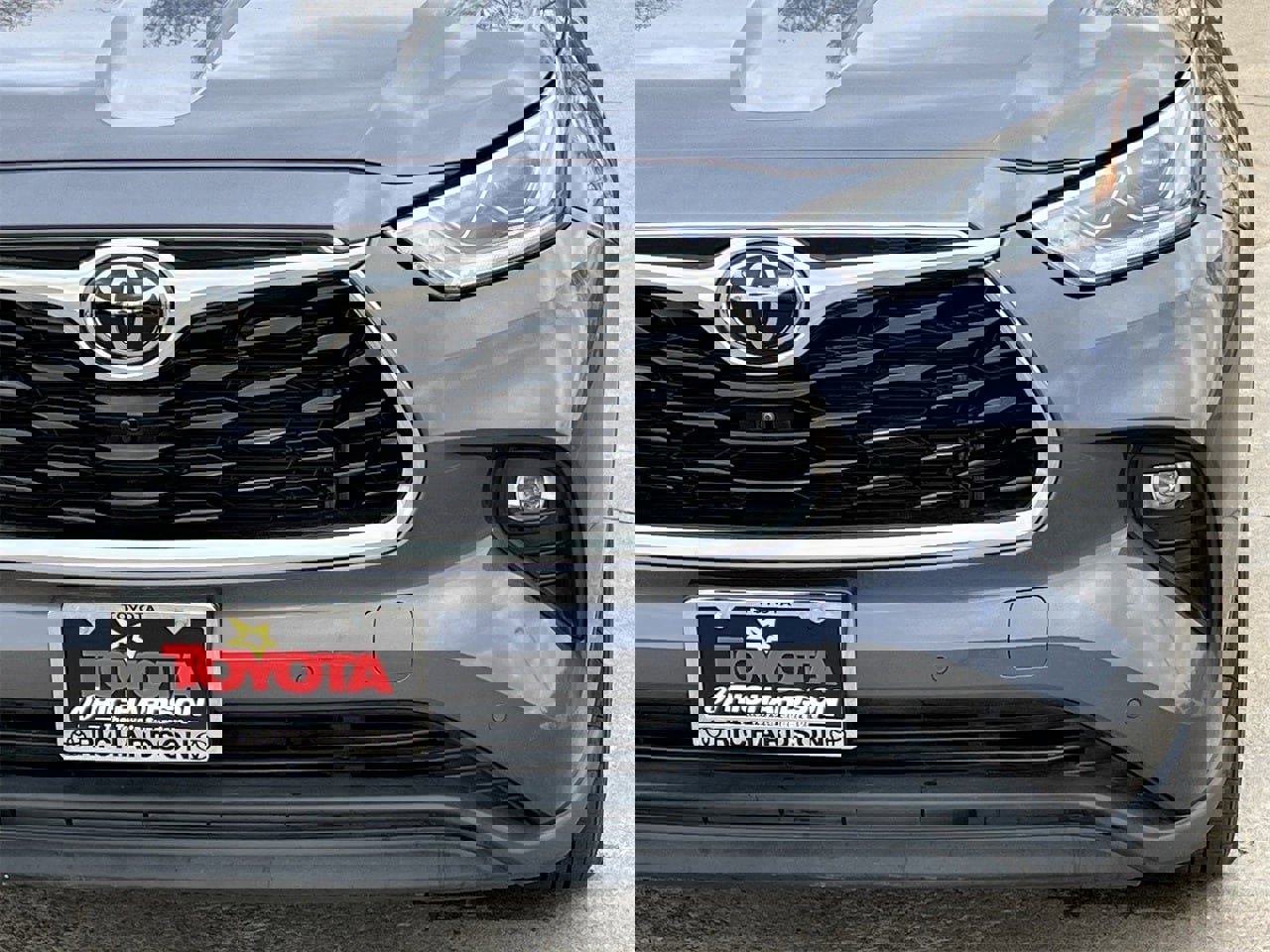 Used 2023 Toyota Highlander Limited image 8