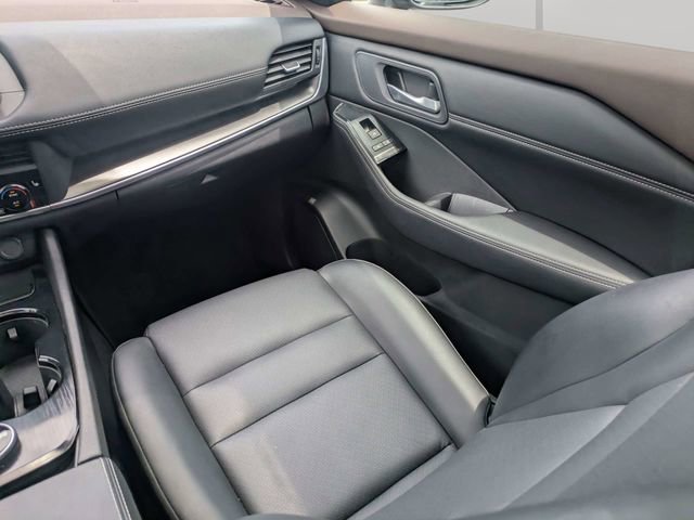 Used 2023 Nissan Rogue SV w/ SV Premium B Package AWD/4WD image 18