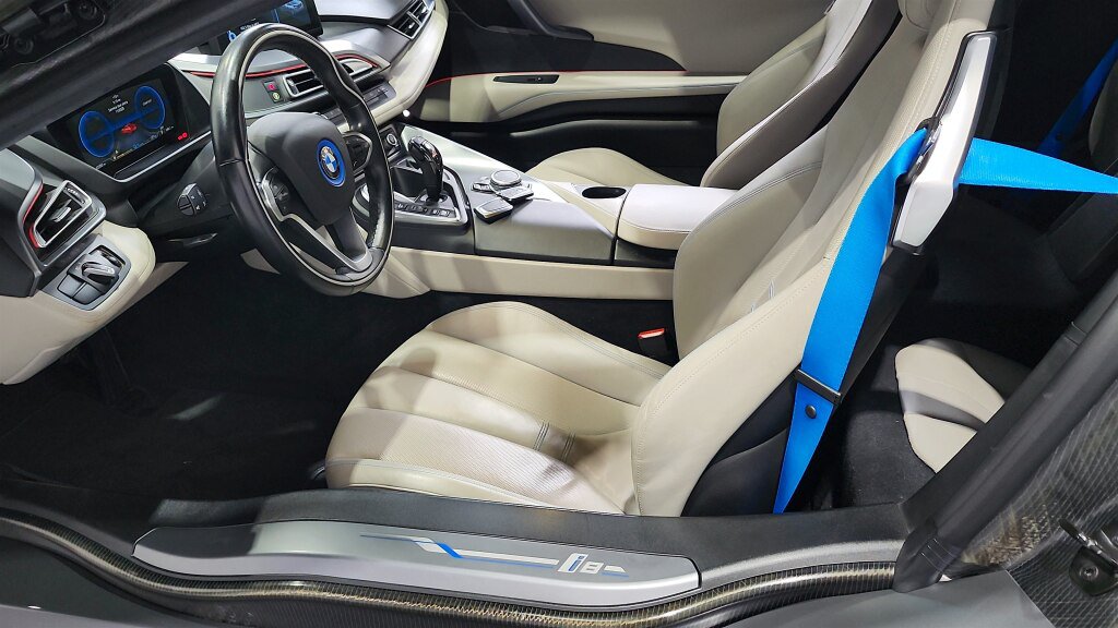 Used 2014 BMW i8 AWD/4WD image 31