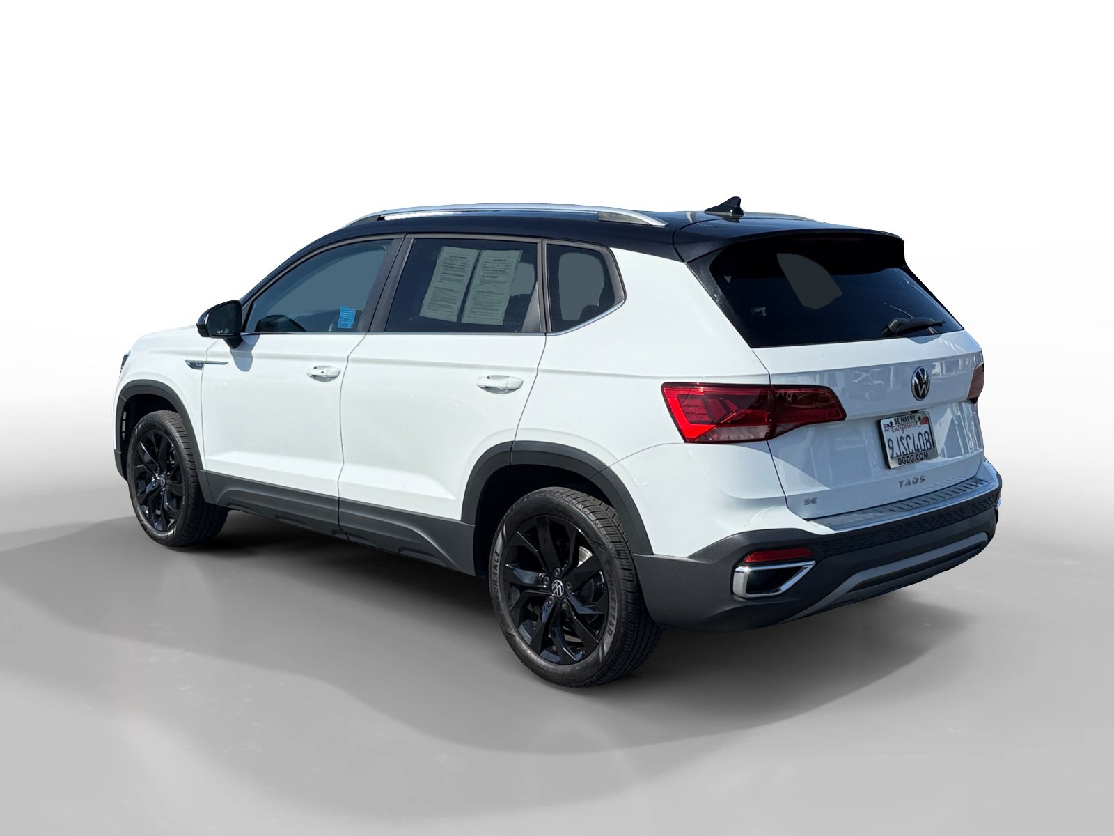 Certified 2023 Volkswagen Taos SE FWD image 3