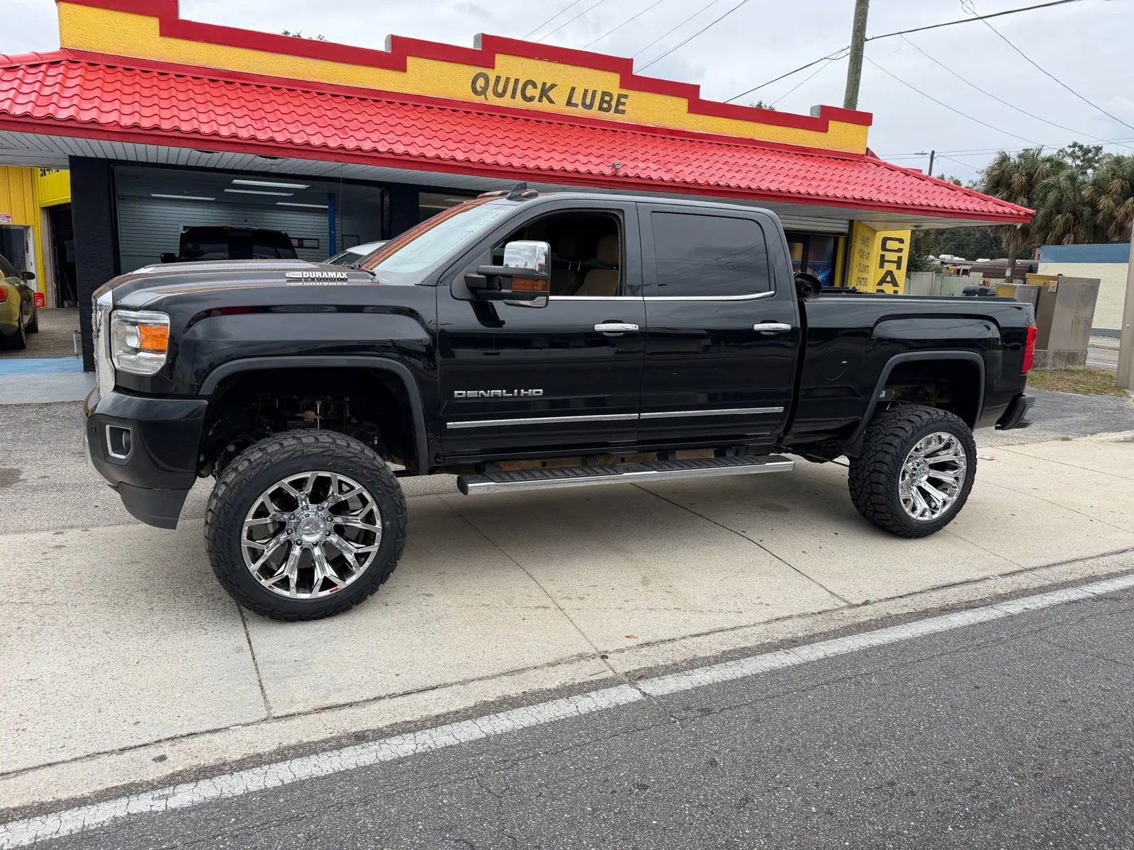 Used 2019 GMC Sierra 2500 Denali w/ Duramax Plus Package image 3