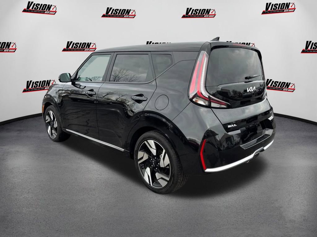 Used 2025 Kia Soul GT-Line w/ GT-Line Technology Package image 7