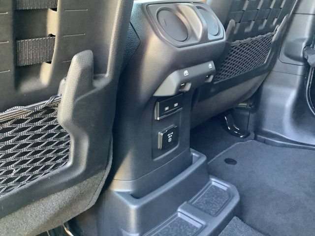 Used 2022 Jeep Wrangler Unlimited Rubicon w/ Xtreme Recon 35" Tire Package AWD/4WD image 25