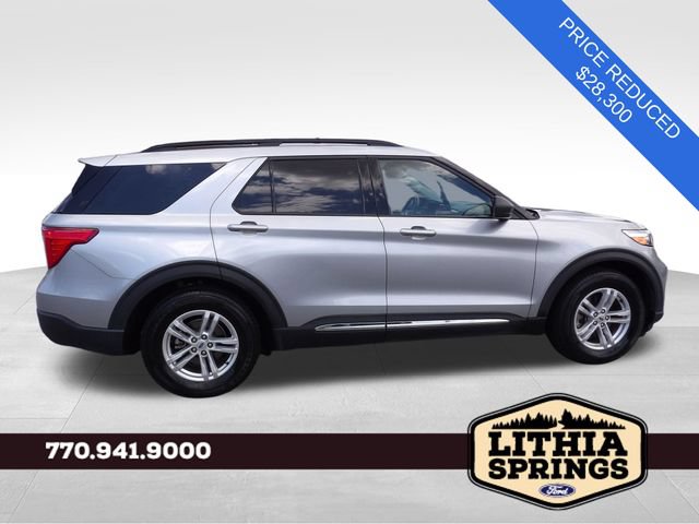 Certified 2023 Ford Explorer XLT w/ Equipment Group 202A RWD image 9