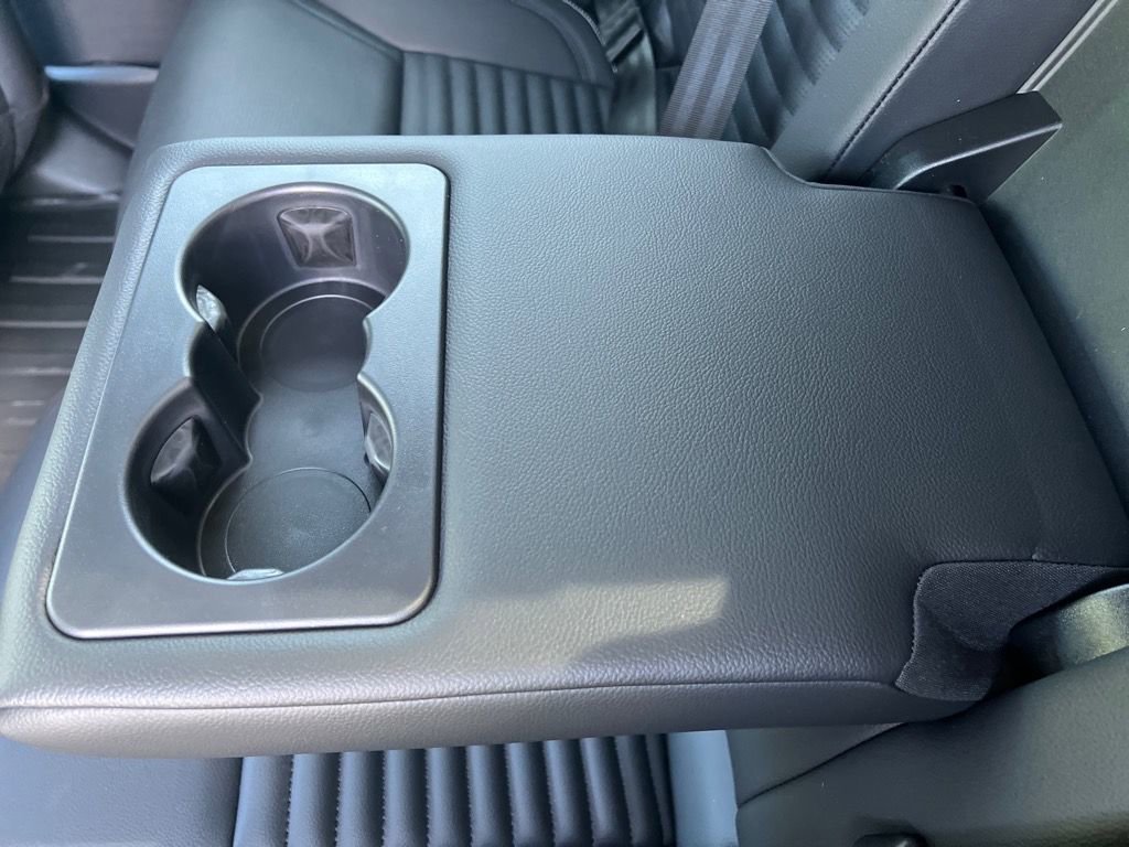 New 2025 Land Rover Discovery S image 24