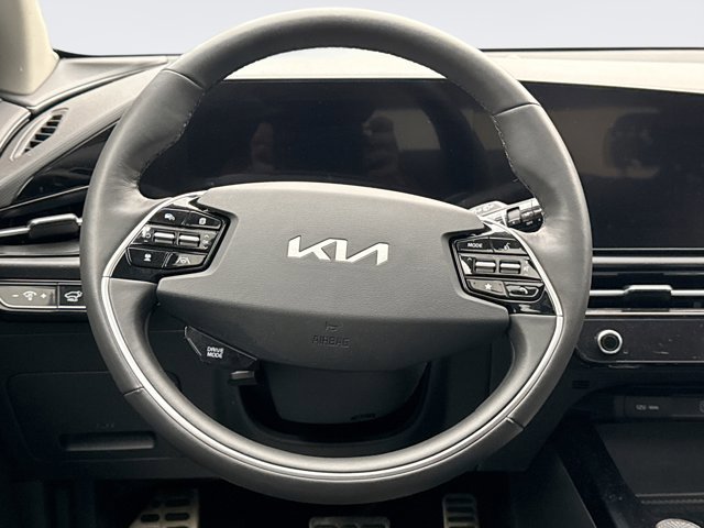 Used 2023 Kia Niro SX Touring image 12