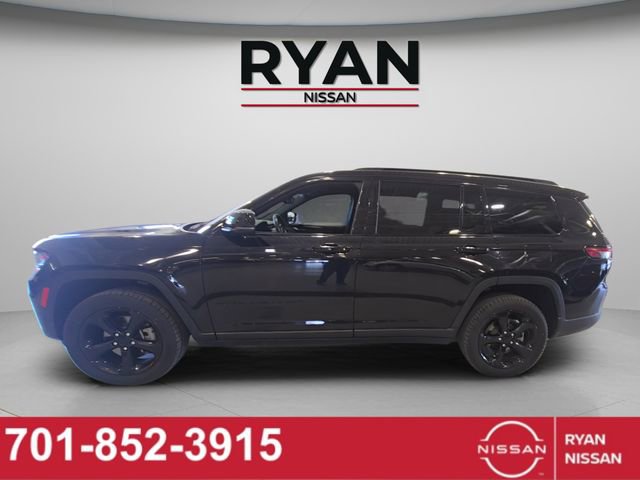 Used 2023 Jeep Grand Cherokee L Laredo image 2