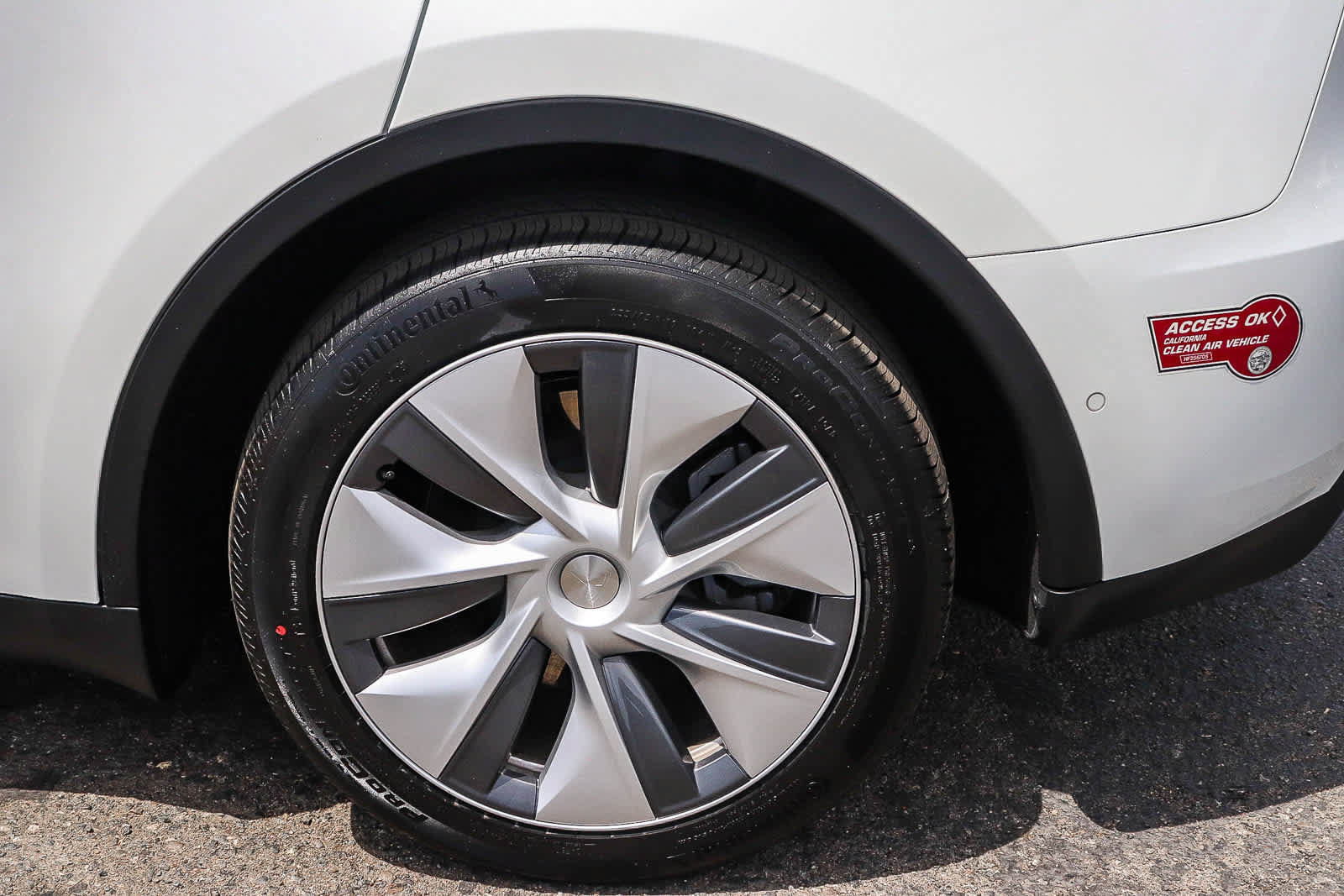 Used 2022 Tesla Model Y Long Range AWD/4WD image 13
