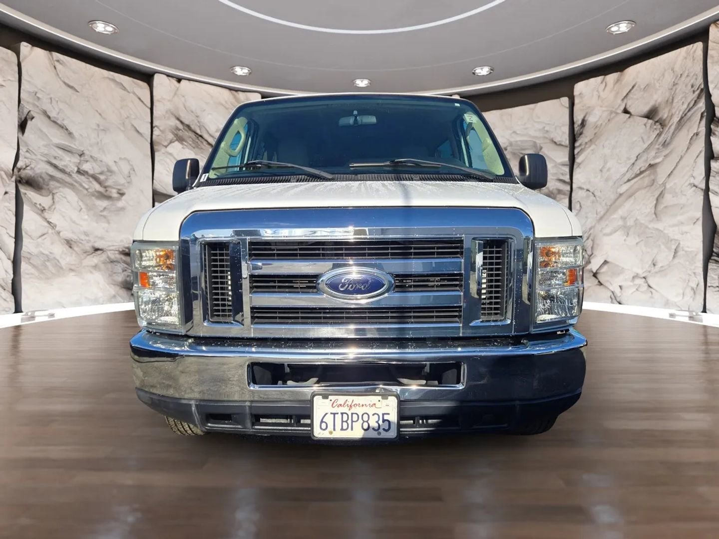 Used 2012 Ford E-350 and Econoline 350 XLT image 2