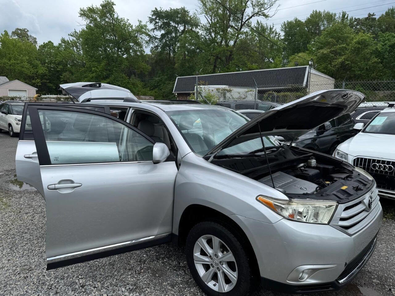 Used 2013 Toyota Highlander SE image 8