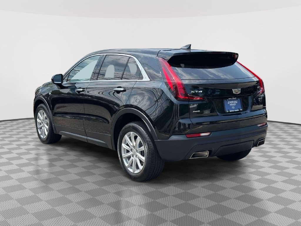 Used 2022 Cadillac XT4 Luxury w/ Cold Weather Package AWD/4WD image 6