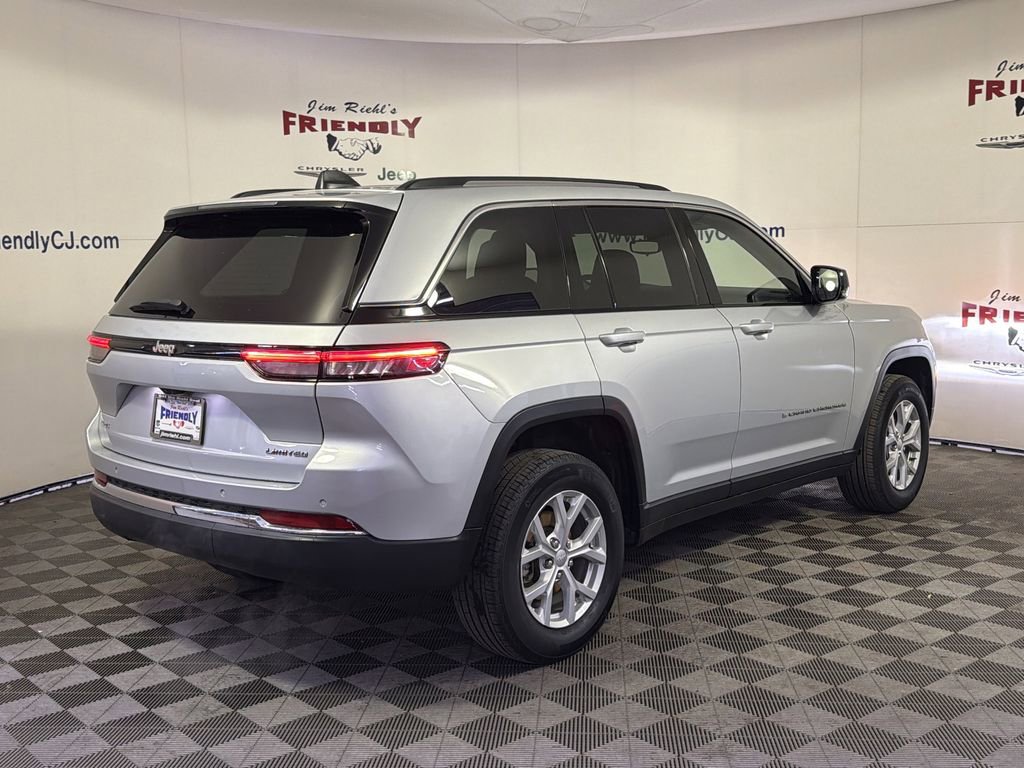 Used 2023 Jeep Grand Cherokee Limited image 3