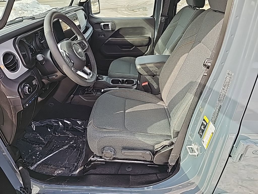 Certified 2025 Jeep Wrangler Unlimited Sahara image 2