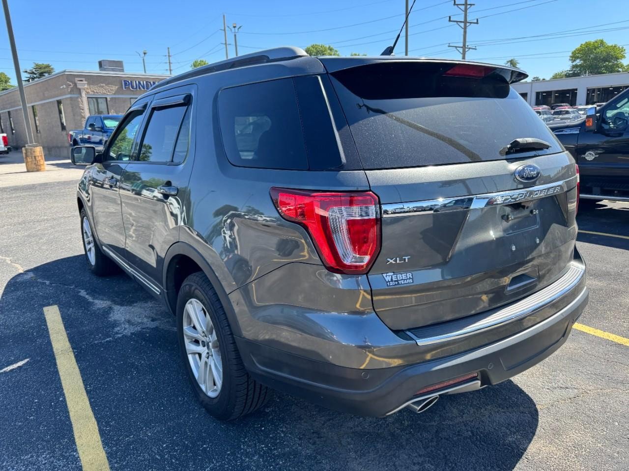 Used 2018 Ford Explorer XLT w/ Equipment Group 202A FWD image 9