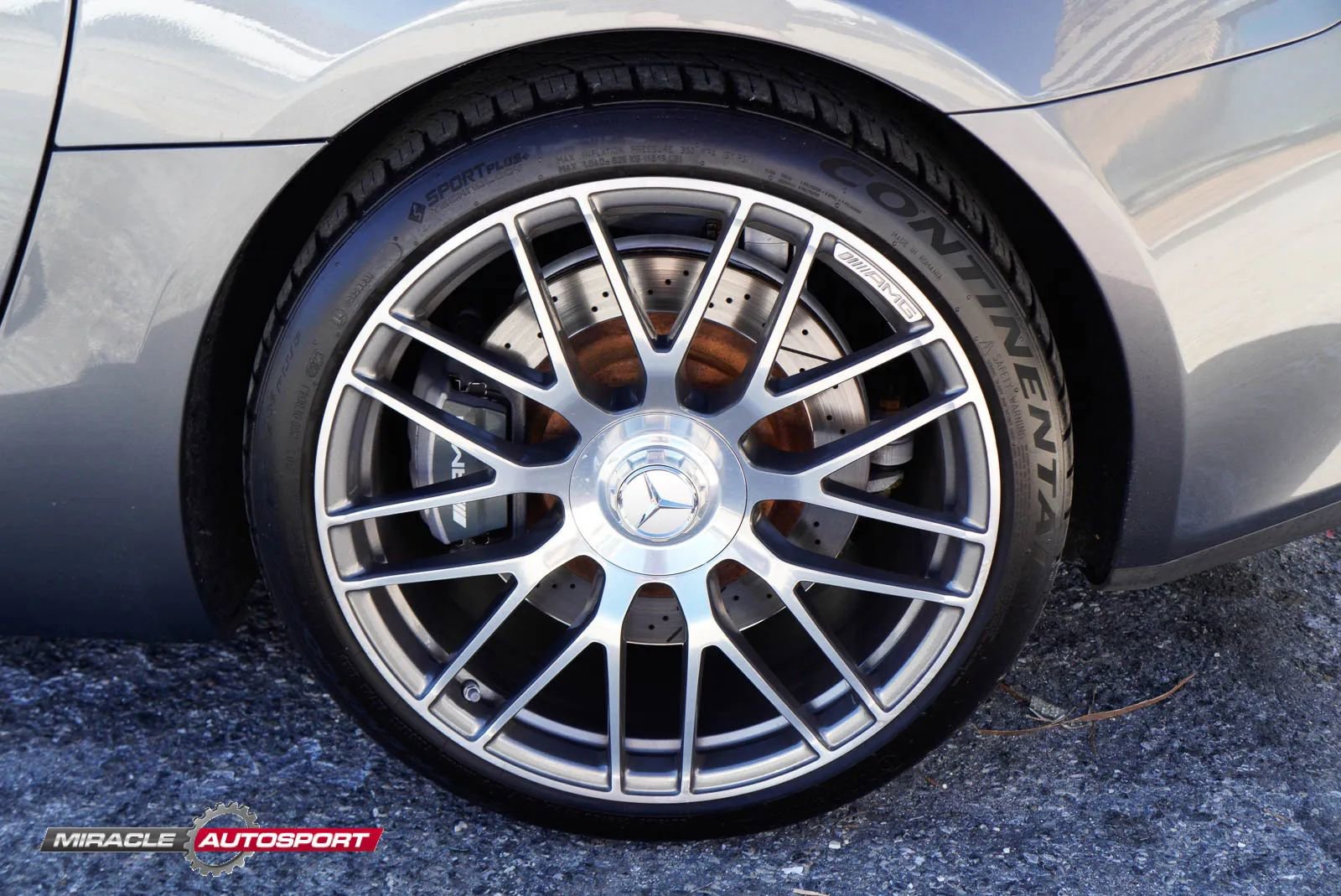 Used 2018 Mercedes-Benz AMG GT Roadster w/ Exclusive Interior Package image 12