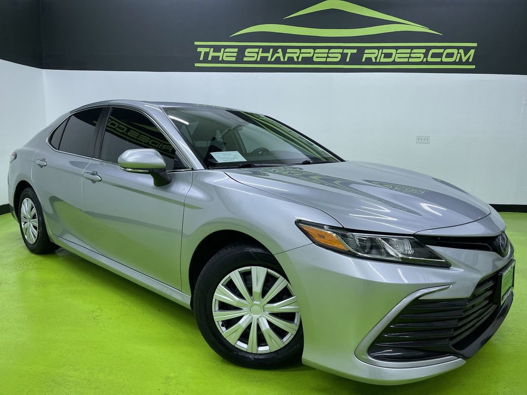 Used 2022 Toyota Camry LE image 1
