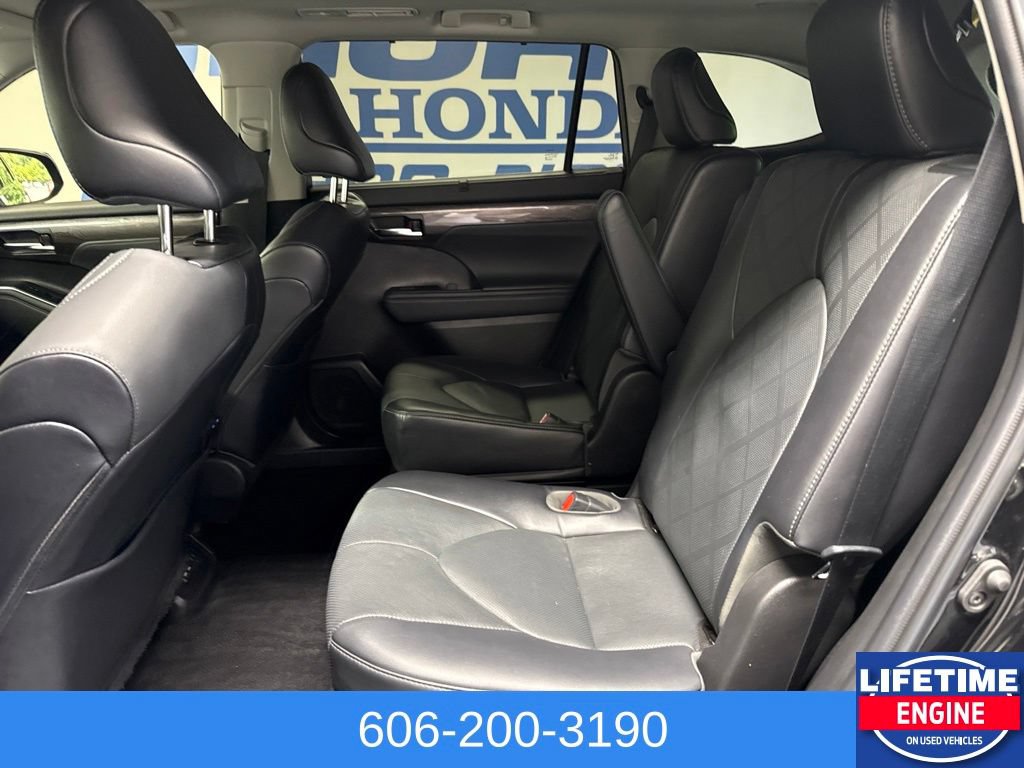 Used 2022 Toyota Highlander Platinum AWD/4WD image 13