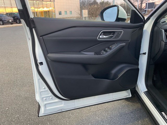 New 2026 Nissan Rogue Platinum w/ Tech Package AWD/4WD image 11