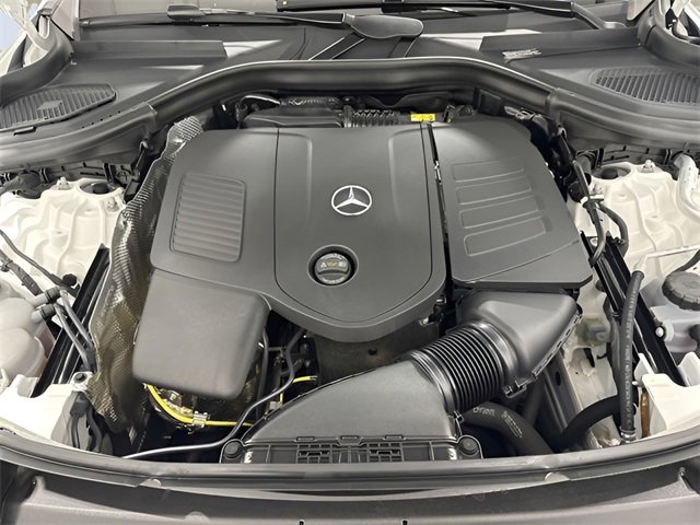 Used 2025 Mercedes-Benz GLC 300 4MATIC image 10