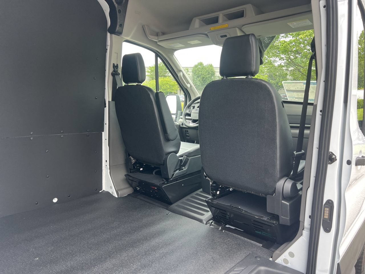 New 2026 Ford Transit 250 148 Medium Roof w/ Load Area Protection Package RWD image 19