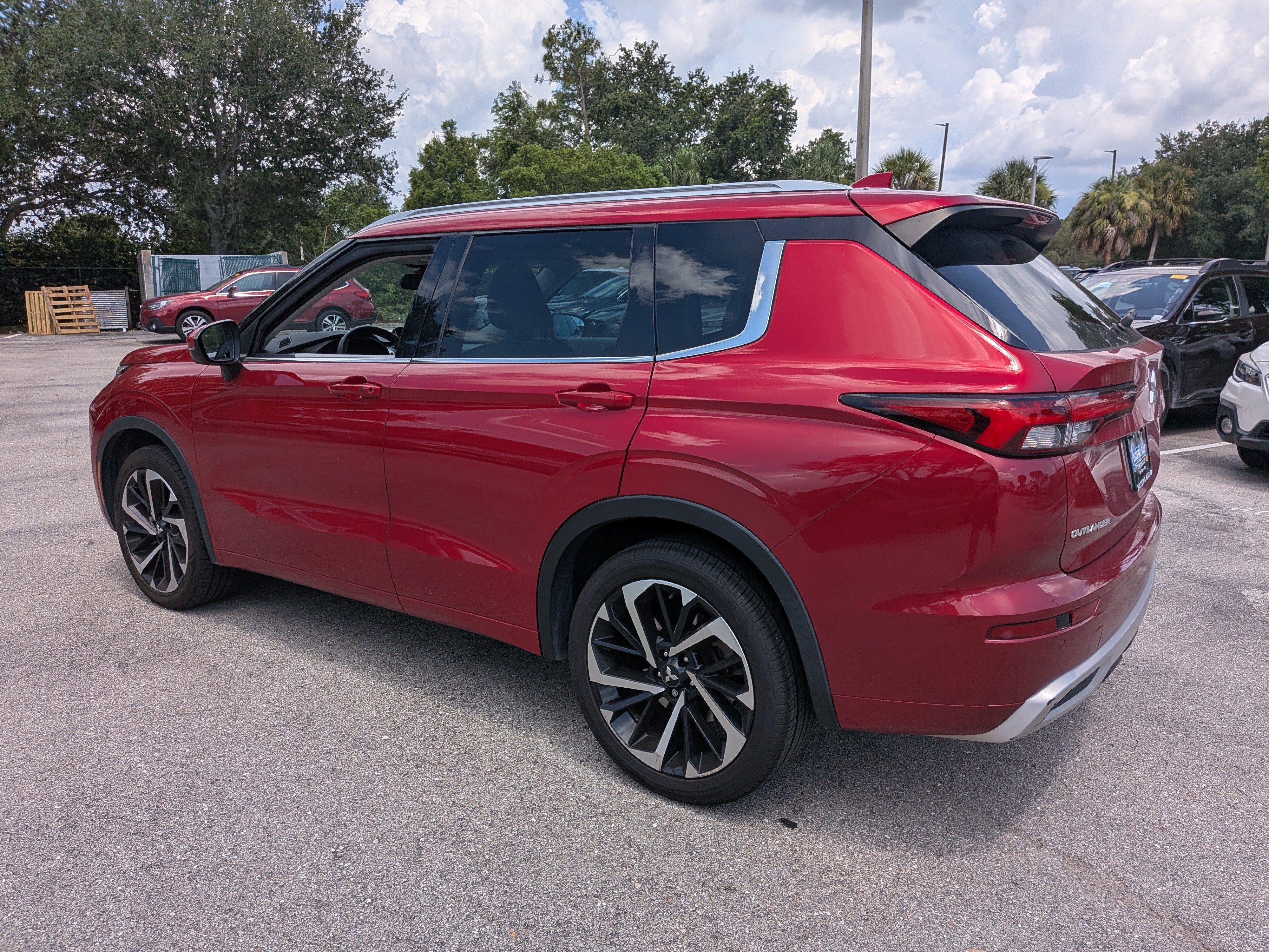 Used 2023 Mitsubishi Outlander SEL FWD image 6