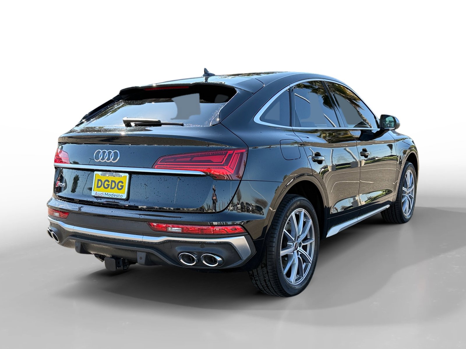 Used 2023 Audi SQ5 Premium Plus w/ Premium Plus Package image 5