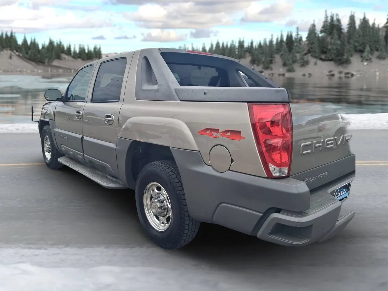 Used 2002 Chevrolet Avalanche 2500 w/ Convenience Pkg AWD/4WD image 6