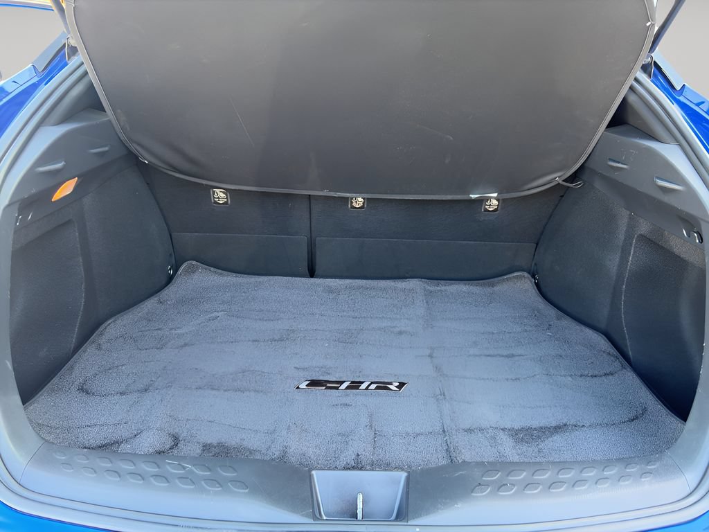 Used 2019 Toyota C-HR LE FWD image 14