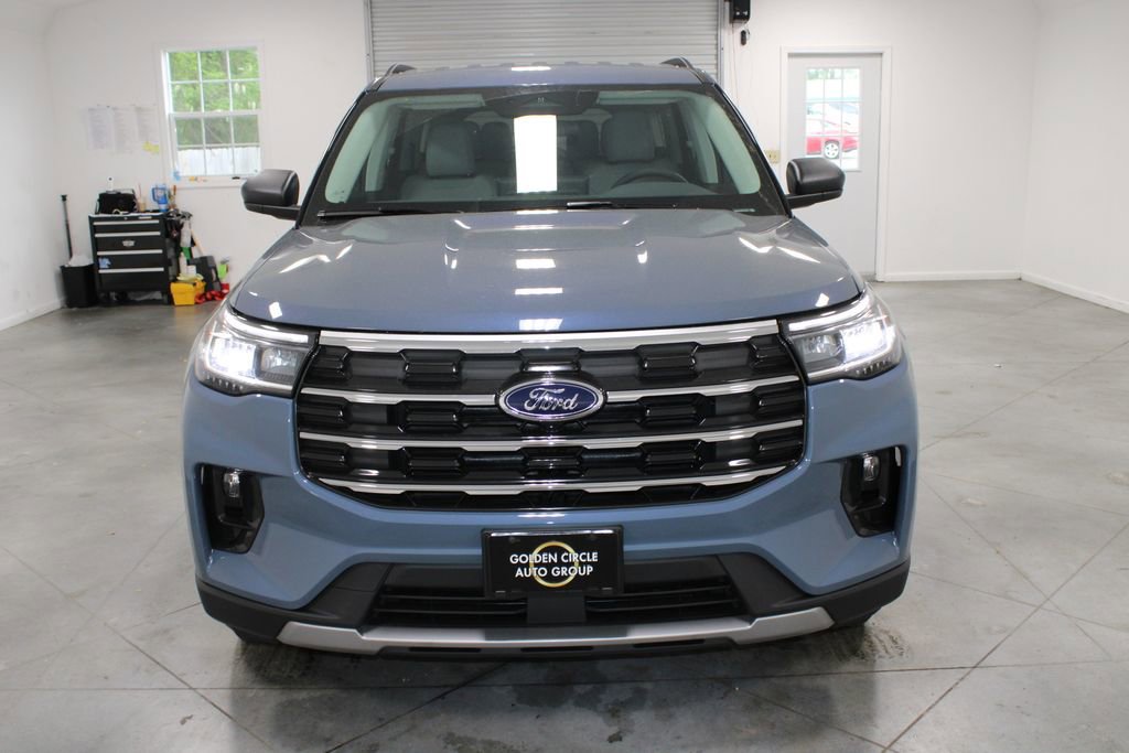 New 2026 Ford Explorer Active RWD image 2