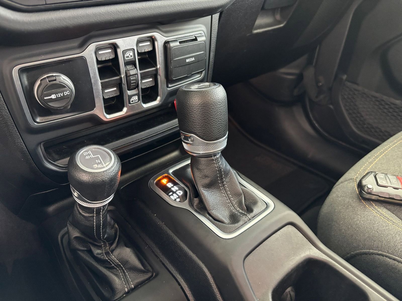 Used 2025 Jeep Wrangler Unlimited Sahara AWD/4WD image 41