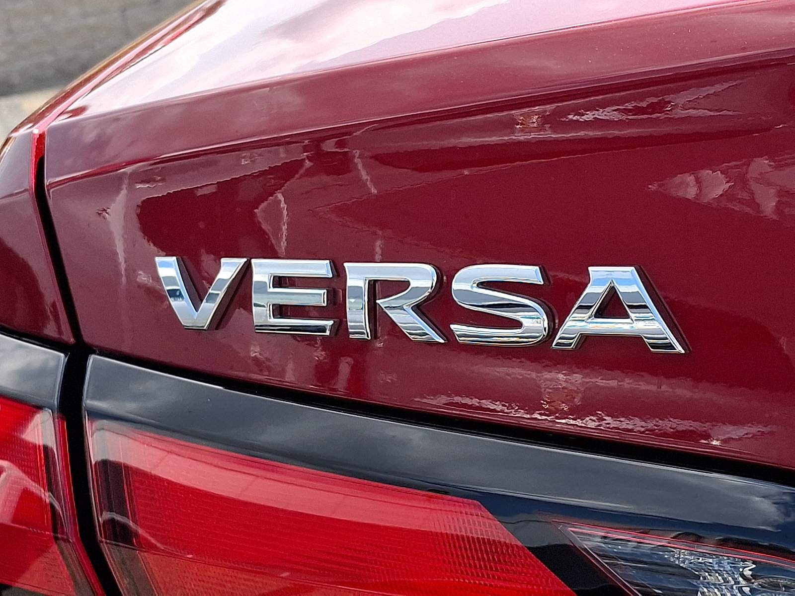 Certified 2025 Nissan Versa SV w/ Trunk Package FWD image 33