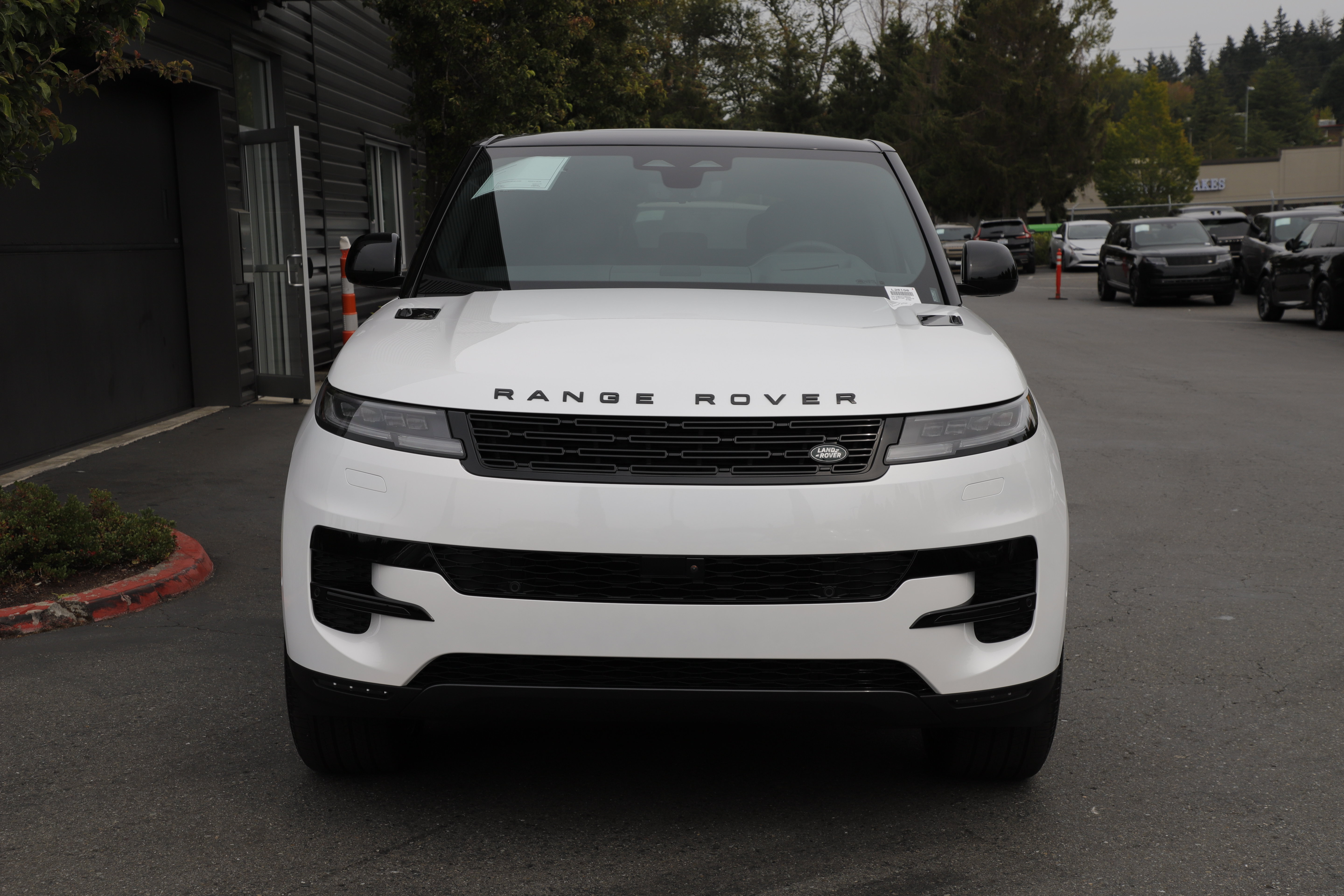 New 2026 Land Rover Range Rover Sport SE AWD/4WD image 4