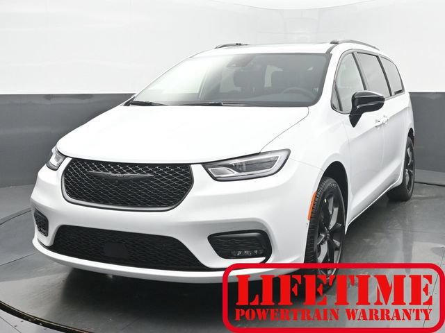 New 2026 Chrysler Pacifica Limited w/ Uconnect Theater Family Group AWD/4WD video 1