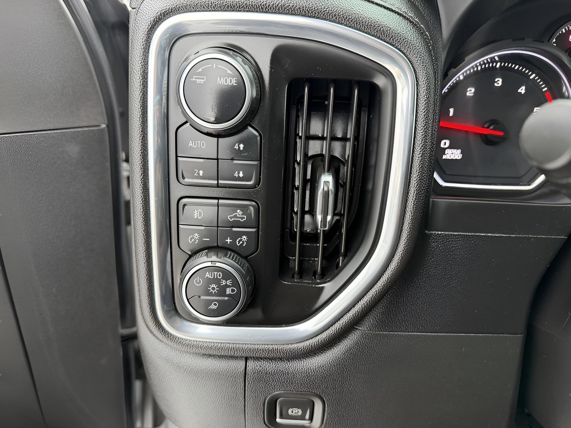 Certified 2023 Chevrolet Silverado 2500 LTZ w/ LTZ Convenience Package image 20