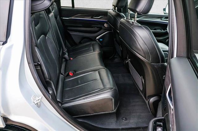 Used 2022 Jeep Grand Cherokee Overland image 25