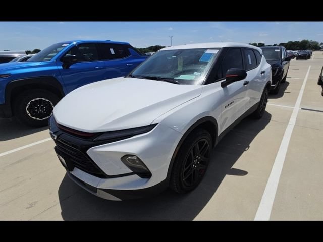 Used 2024 Chevrolet Blazer LT w/ Redline Edition FWD image 3
