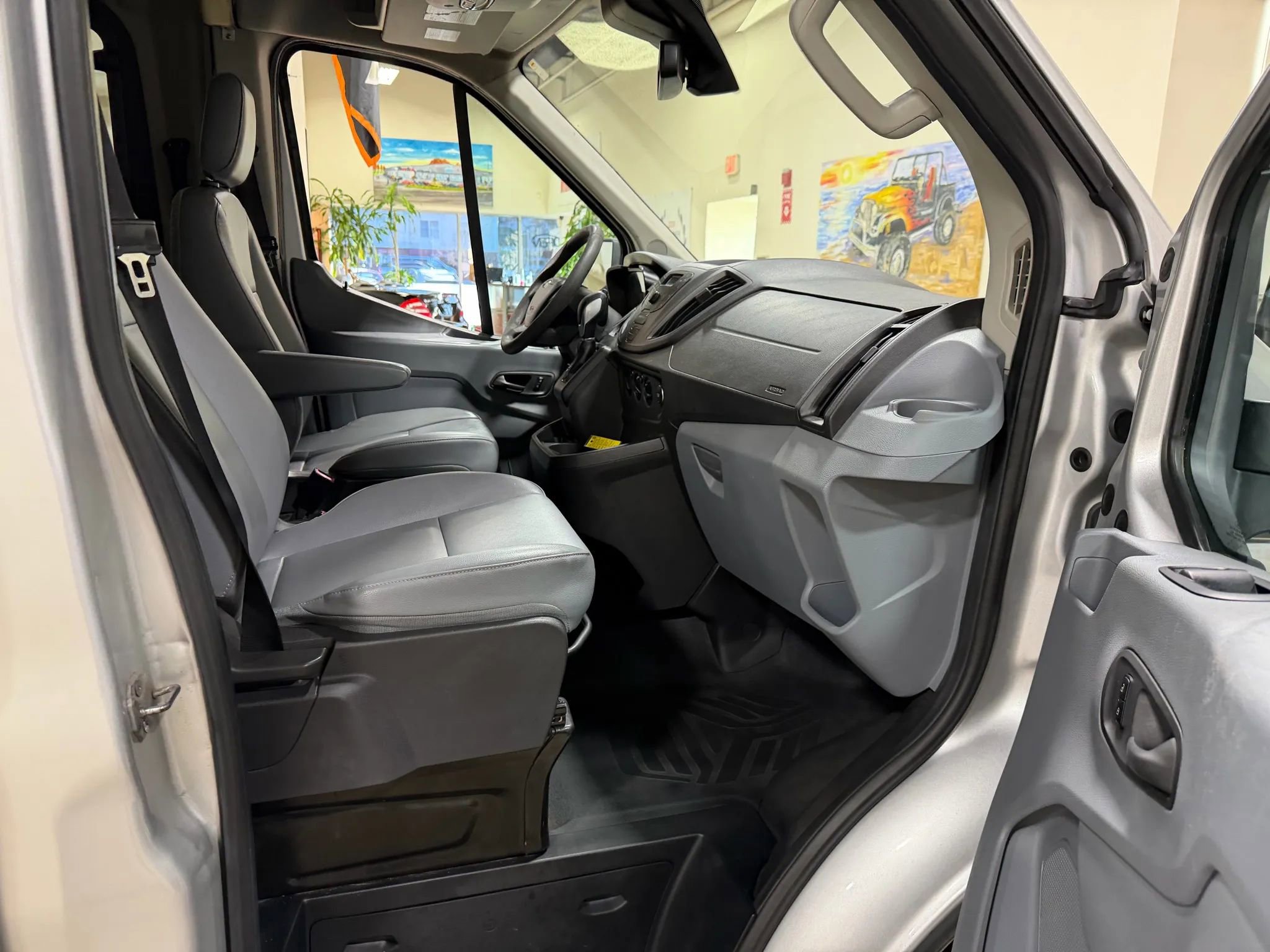 Used 2015 Ford Transit 250 148 Medium Roof RWD image 31