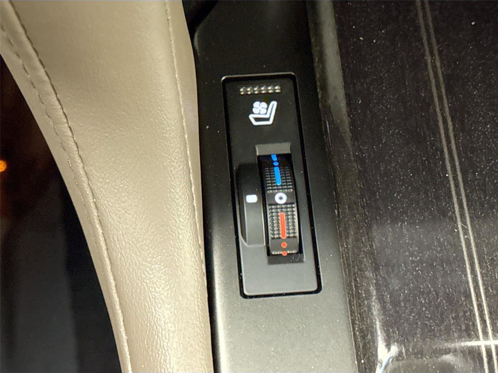 Used 2023 Lexus GX 460 Premium image 32