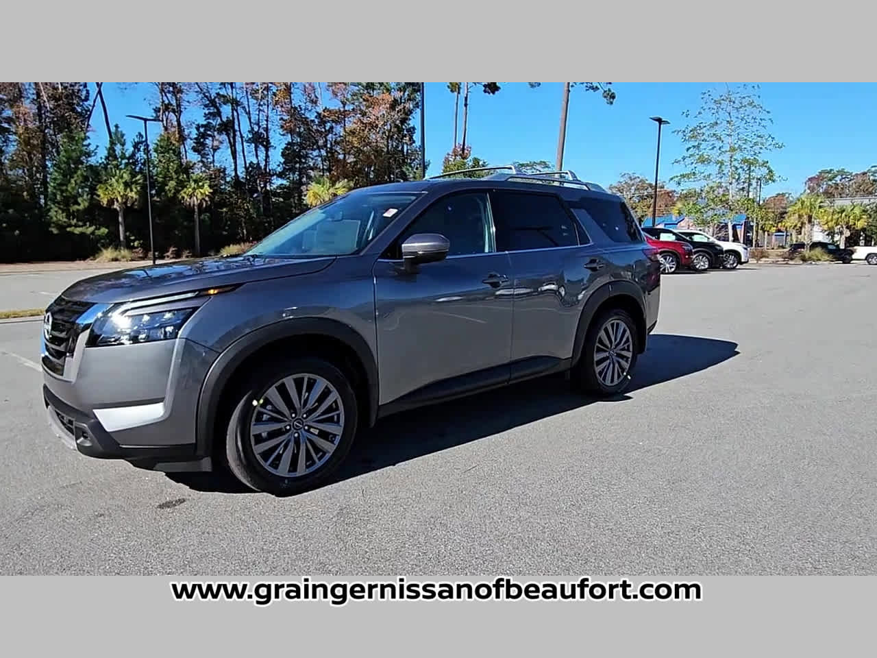 New 2025 Nissan Pathfinder SL w/ SL Premium Package FWD image 22