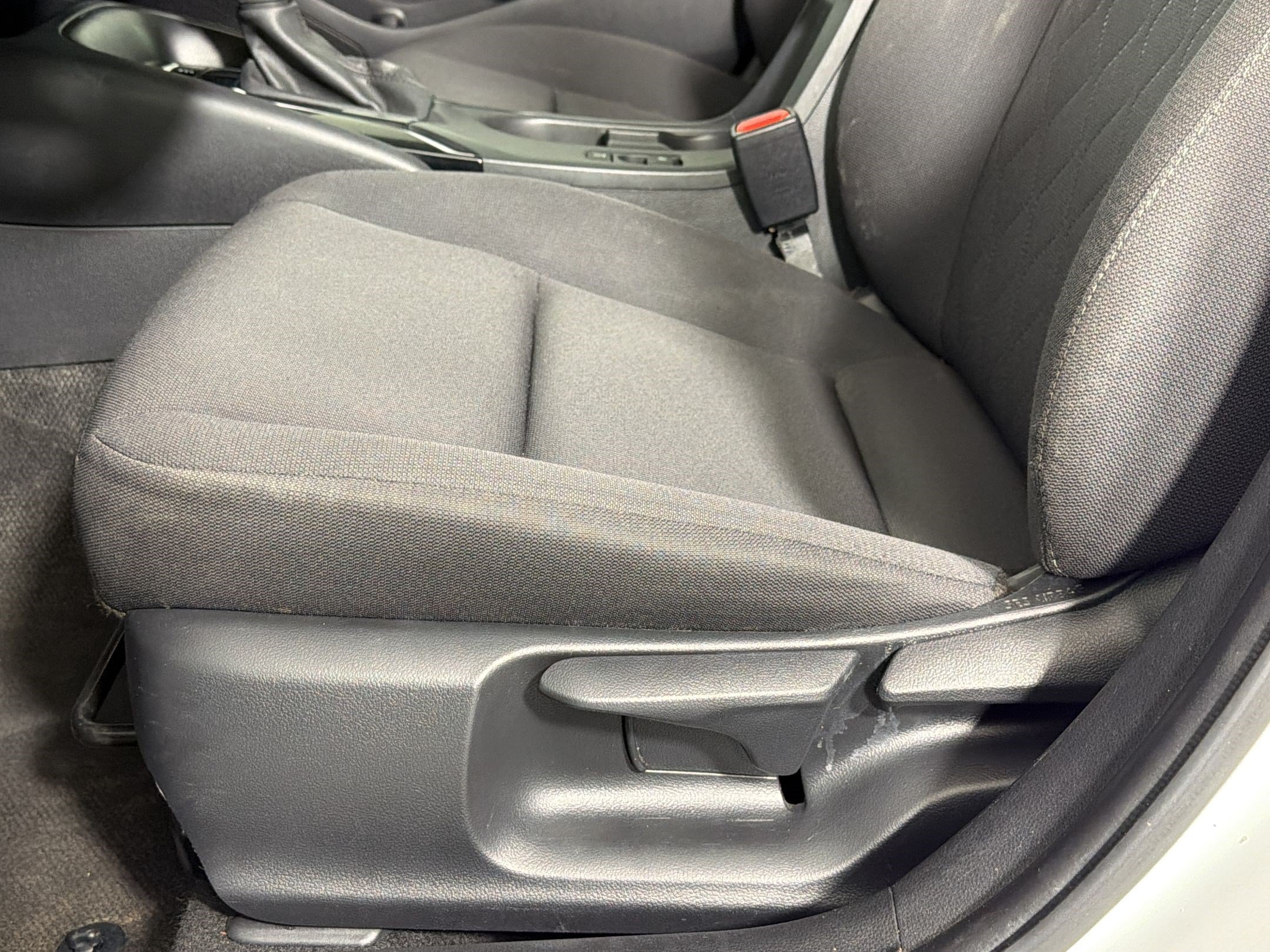 Used 2024 Toyota Corolla LE FWD image 13
