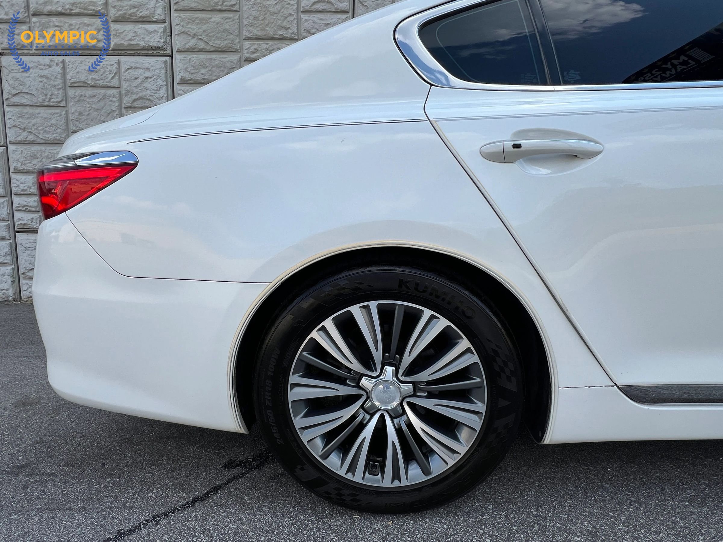 Used 2016 Kia K900 Premium RWD image 12