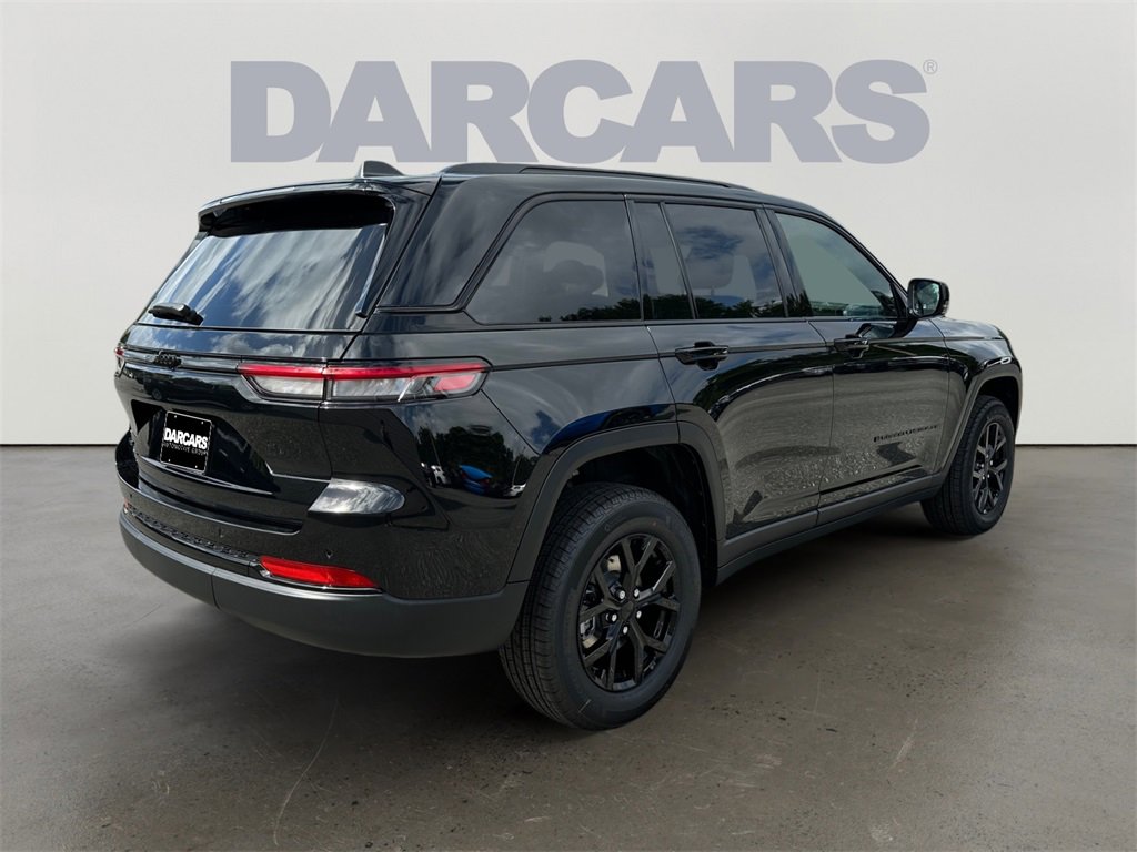 New 2025 Jeep Grand Cherokee Altitude image 7