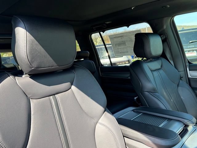 New 2026 Jeep Grand Wagoneer L Limited AWD/4WD image 31