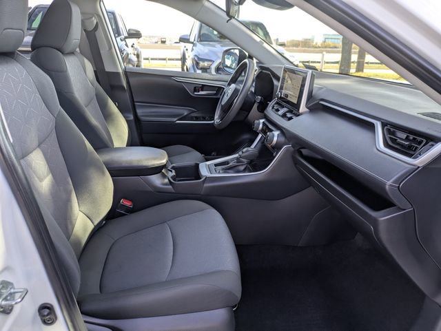 Used 2024 Toyota RAV4 XLE image 33