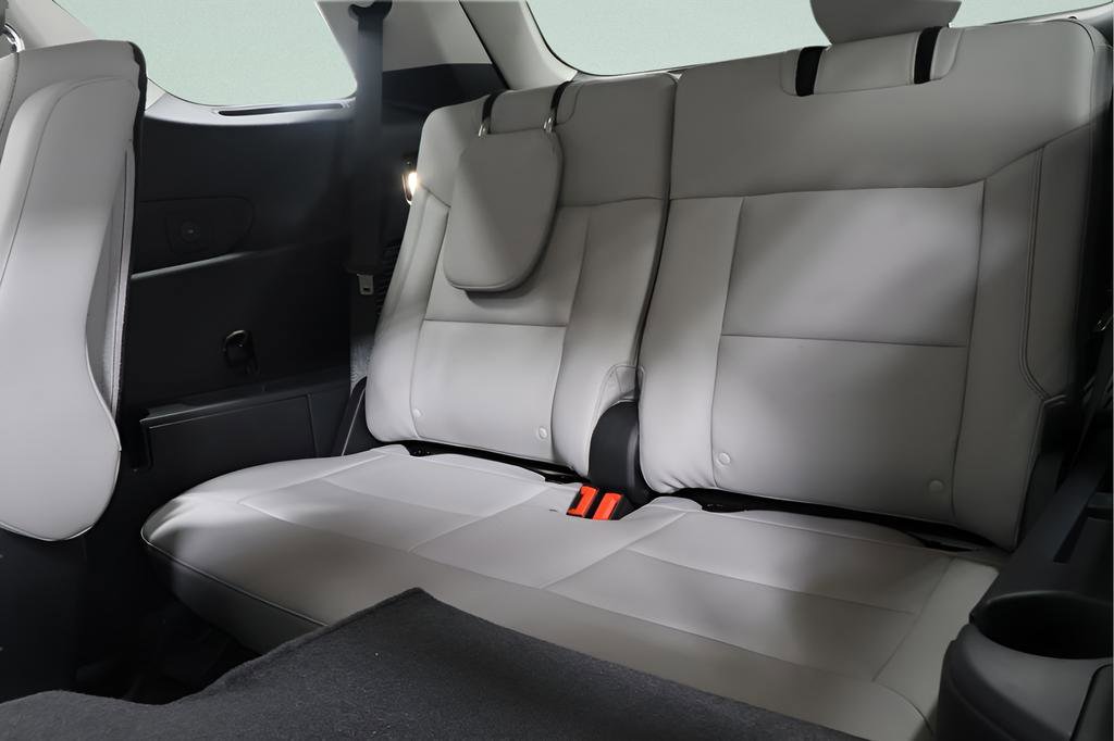 New 2026 Ford Explorer Active w/ Active Comfort Package image 25