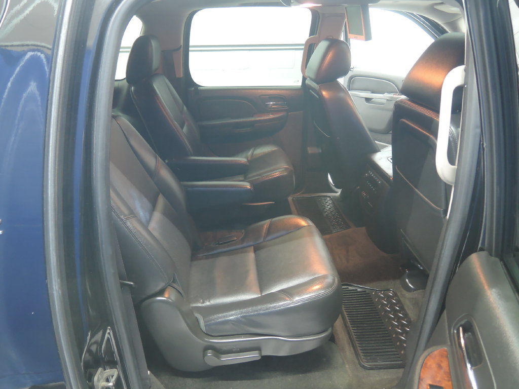 Used 2012 Chevrolet Suburban LTZ AWD/4WD image 33