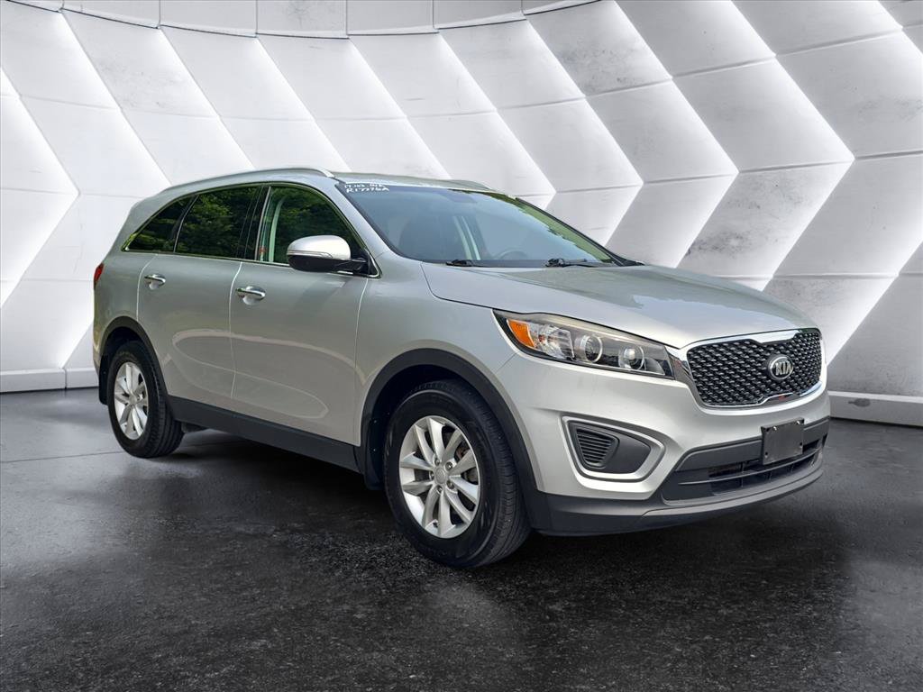 Used 2017 Kia Sorento FWD image 7