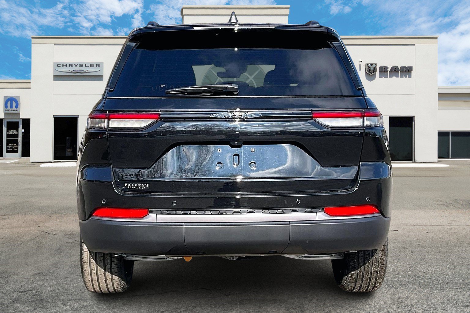 New 2026 Jeep Grand Cherokee Limited w/ Limited Altitude Package image 4